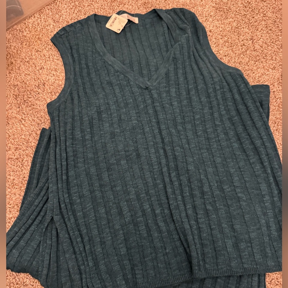 NWT free people Veda sweater set size medium.  Pretty green